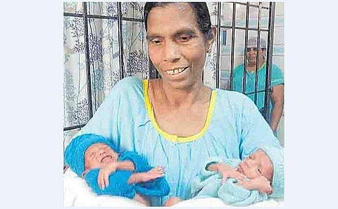 ഗോപിക്കുട്ടന്റെ വേർപാട് മായ്ക്കാൻ രണ്ട് പൊന്നോമനകൾ; 54കാരിക്ക് ഇരട്ട കൺമണികൾ