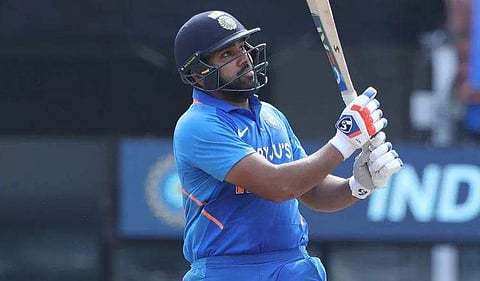 അതിവേഗത്തില്‍ 7000 തൊട്ട് രോഹിത് ശര്‍മ; തകര്‍പ്പന്‍ റെക്കോര്‍ഡിന്റെ തൊട്ടടുത്ത് നില്‍ക്കെ രാജ്‌കോട്ടില്‍ മടക്കം 