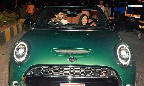 അമ്മക്ക് പിറന്നാള്‍ സമ്മാനമായി മിനി കൂപ്പര്‍; ഞെട്ടിച്ച് യുവതാരം; കയ്യടിച്ച് ആരാധകര്‍