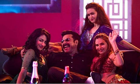 മൂന്ന് സുന്ദരികള്‍ക്കൊപ്പം സ്റ്റൈലിഷായി മമ്മൂട്ടി; തരംഗമായി ഷൈലോക്കിലെ ഐറ്റം സോങ്