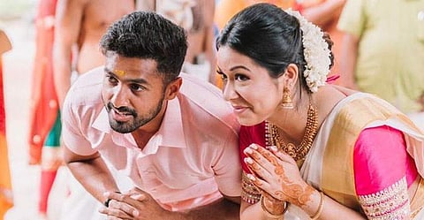 പ്രണയസാഫല്യം; കരുണിന്റെ കൈപിടിച്ച് സനായ, ക്രിക്കറ്റ് താരത്തിന്റെ വിവാഹ ചിത്രങ്ങള്‍ കാണാം