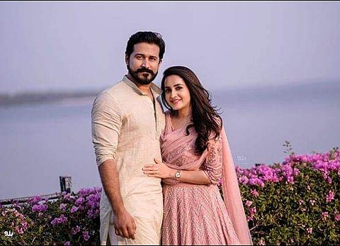 ഭാമയെ ചേര്‍ത്ത് പിടിച്ച് അരുണ്‍; വിവാഹനിശ്ചയ ചിത്രങ്ങള്‍