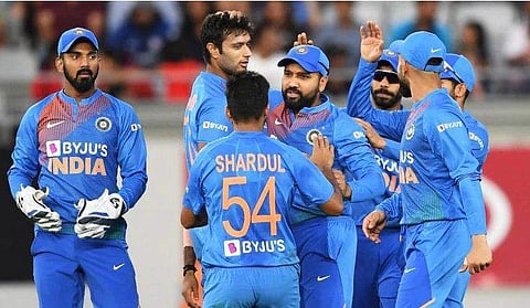 അടിച്ചു തകര്‍ത്ത് വില്യംസണും ടെയ്‌ലറും; ഇന്ത്യയ്ക്ക് 204 റണ്‍സ് വിജയ ലക്ഷ്യം