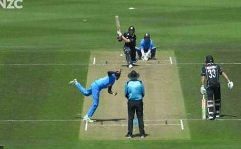 സ്വന്തം മുഖത്തേക്ക് റിവേഴ്‌സ് സ്വീപ്പ് കളിക്കരുത്; അനുഭവത്തിന്റെ വെളിച്ചത്തില്‍ നീഷാമിന്റെ ഉപദേശം 