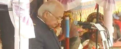 'ഇന്ത്യ പീഡിതരുടെ അഭയകേന്ദ്രം';  പിണറായി കേരളത്തെ മികവോടെ മുന്നോട്ട് നയിക്കുന്നുവെന്ന് ഗവര്‍ണര്‍