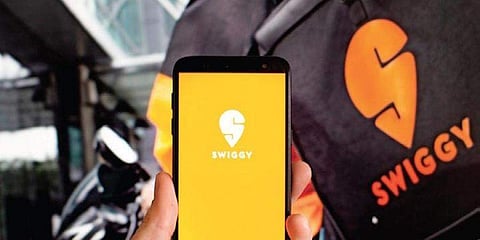 'വീട്ടിലെത്തണമെങ്കില്‍ ഓര്‍ഡറുകള്‍ക്ക് 45 രൂപയിലധികം നല്‍കണം'; ഡെലിവറി ഫീസ് ഉയര്‍ത്തിയ സ്വിഗിക്കും സൊമാറ്റോയ്ക്കും തിരിച്ചടി