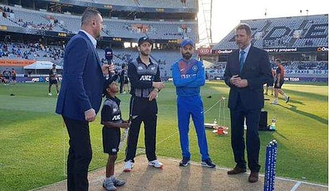 ഇന്ത്യയെ ബാറ്റിങ്ങിനയച്ച് ന്യൂസിലാന്‍ഡ്; ഹാമില്‍ട്ടണിലും ടീമില്‍ മാറ്റമില്ലാതെ ഇന്ത്യ 