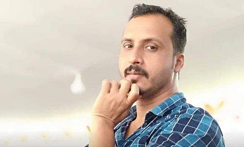 'ഇന്ത്യന്‍ ഇയര്‍ ബുക്ക്'- വി സുരേഷ് കുമാര്‍ എഴുതിയ കഥ