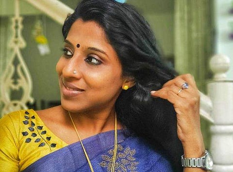 'പൂവാലിപ്പരല്'- അനു പാപ്പച്ചന്‍ എഴുതിയ കവിത