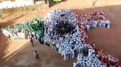 പ്രതിരോധത്തിന്റെ മനുഷ്യഭൂപടം തീര്‍ത്ത് യുഡിഎഫ്; 5: 17ന് ഭരണഘടന സംരക്ഷണ പ്രതിജ്ഞ ചെയ്ത് ആയിരങ്ങള്‍