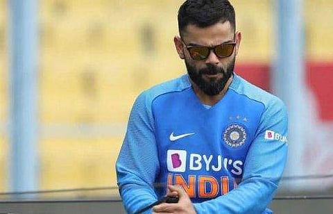 ബൗളിങ് ആക്ഷനോ? ഡാന്‍സോ? ഇന്ത്യന്‍ സ്പിന്നറെ അനുകരിച്ച് കോഹ് ലി; ത്രില്ലടിച്ച് കാണികള്‍ 