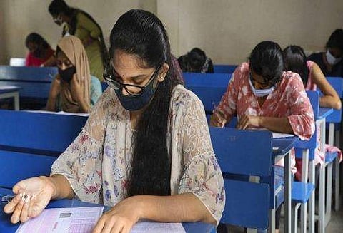 42  ഒഴിവുകളിലേക്ക് യുപിഎസ്‌സി വിജ്ഞാപനം; ബിരുദധാരികള്‍ക്ക് അവസരം