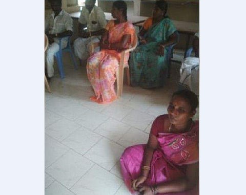 പ്രസിഡന്റിന് പോലും രക്ഷയില്ല; പഞ്ചായത്ത് യോഗത്തില്‍ ഇരിക്കുക വെറും നിലത്ത്; നേരിടുന്നത് കടുത്ത ജാതി വിവേചനം