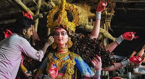 പുരോഹിതനും സംഘാടകര്‍ക്കും കോവിഡ് ടെസ്റ്റ് നിര്‍ബന്ധം; ദുര്‍ഗപൂജയ്ക്ക് പുതുക്കിയ മാര്‍ഗനിര്‍ദേശങ്ങള്‍ പുറത്തിറക്കി