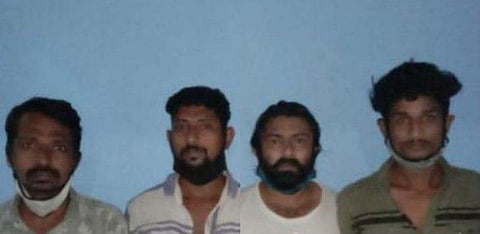 ടെലിഫിലിമിന് സഹായ വാഗ്ദാനം, യുവാവിനെ മര്‍ദ്ദിച്ച് തിരക്കഥ തട്ടി, വീട്ടുകാരെ കബളിപ്പിച്ച് പണം കൈക്കലാക്കി ; നാലംഗ സംഘം പിടിയില്‍