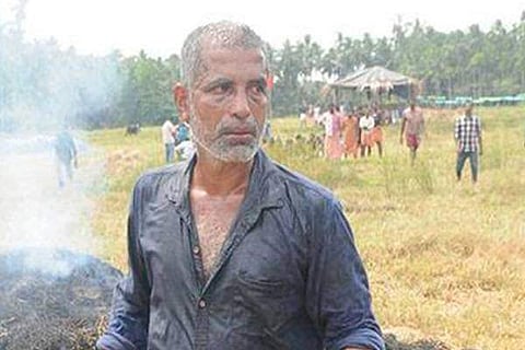 കീഴാറ്റൂരില്‍ ബൈപ്പാസ് നിര്‍മ്മാണം തടയും;മുഖ്യമന്ത്രിയുടെ കോലം കത്തിച്ച് വയല്‍ക്കിളികള്‍