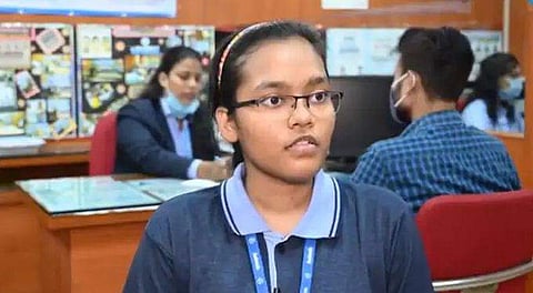 720 ല്‍ 720 മാര്‍ക്കും നേടി ; എന്നിട്ടും ഒന്നാം റാങ്കില്ല; ആകാന്‍ഷയുടെ ഒന്നാംസ്ഥാനം നഷ്ടമായത് ഇങ്ങനെ...