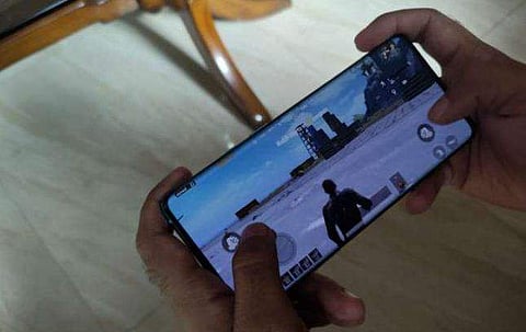 പബ്ജി കളിക്കുന്നത് വിലക്കി, അച്ഛന്റെ കഴുത്തുമുറിച്ച് മകന്‍; പിന്നാലെ ആത്മഹത്യാശ്രമം