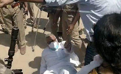 പൊലീസുമായുളള ഉന്തിലും തളളിലും ഡെറിക്  ഒബ്രയാന്‍ നിലത്തുവീണപ്പോള്‍