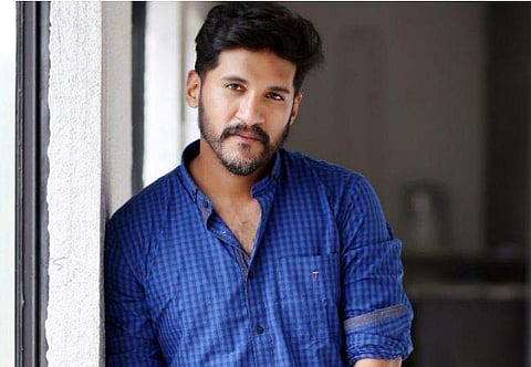 വിജയ് യേശുദാസിന്റെ കാര്‍ മറ്റൊരു കാറുമായി കൂട്ടിയിടിച്ചു, അപകടം ആലപ്പുഴയില്‍