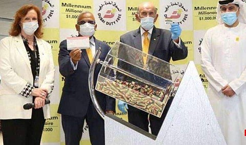 കോവിഡ് കാലത്തും മലയാളിയെ ഭാഗ്യദേവത കൈവിട്ടില്ല; 7 കോടി നേട്ടം