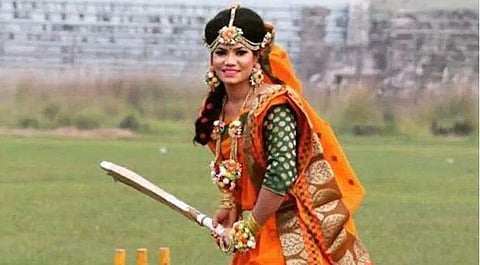 വിവാഹ വസ്ത്രത്തില്‍ നിന്ന് കവര്‍ ഡ്രൈവും പുള്‍ ഷോട്ടും; വൈറലായി ബംഗ്ലാ താരത്തിന്റെ ഫോട്ടോഷൂട്ട് 