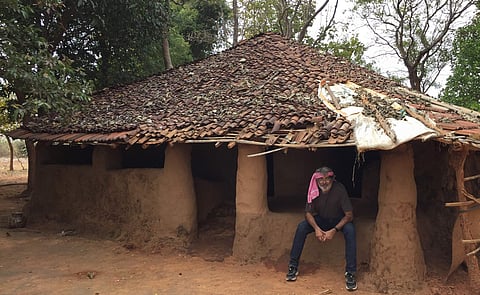 'എല്ലാ ഉടയാടകളും അഴിച്ച് അയാള്‍ക്ക് നഗ്‌നനാകേണ്ടി വരുന്നു എന്നതാണ് ഈ പുസ്തകത്തിന്റെ മറ്റൊരു പ്രത്യേകത'- ഉണ്ണി ആര്‍ എഴുതിയ കുറിപ്പ്