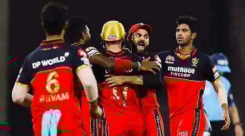 കേട്ടുപോന്ന പഴികള്‍ക്കെല്ലാം ബാംഗ്ലൂര്‍ ബൗളര്‍മാരുടെ മറുപടി; കൊല്‍ക്കത്തക്കെതിരെ 8 വിക്കറ്റ് ജയം