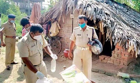 വളയാറില്‍ അഞ്ച് പേര്‍ മരിച്ച സംഭവം; ദുരന്തത്തിന് ഇടയാക്കിയത് വിഷദ്രാവകം കലര്‍ന്ന സ്പിരിറ്റെന്ന് സൂചന, കൂടുതല്‍ തെളിവുകള്‍
