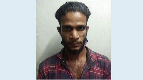 വാർഡിലെ ഗ്രില്ലിന്റെ പൂട്ട് തകർത്തു, കോവിഡ് ചികിൽസയിലിരുന്ന കഞ്ചാവ് കേസ് പ്രതി ആശുപത്രിയിൽ നിന്നും രക്ഷപ്പെട്ടു