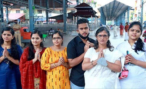 പ​ഞ്ച​ര​ത്ന​ങ്ങ​ളിൽ മൂന്ന് പേർക്ക് ഇന്ന് മിന്നുകെട്ട്, കണ്ണന് മുന്നിൽ മാം​ഗല്യം 