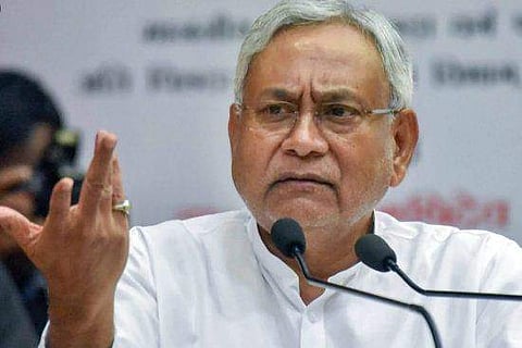 'അവസരം കിട്ടിയപ്പോള്‍ സ്‌കൂളോ കോളജോ ഉണ്ടാക്കിയോ എന്ന് അച്ഛനോടോ അമ്മയോടോ ചോദിക്കു'- തേജസ്വിക്ക് നിതീഷിന്റെ മറുപടി