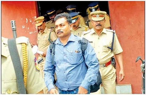 വിയ്യൂര്‍ സെന്‍ട്രല്‍ ജയിലില്‍ മാവോയിസ്റ്റ് നേതാവ് രൂപേഷ് ഉള്‍പ്പെടെ 51 തടവുകാര്‍ക്ക് കോവിഡ്