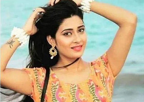 സീരിയല്‍ നടി മയക്കുമരുന്ന് വാങ്ങാനെത്തി; മഫ്തിയിലെത്തിയ നര്‍കോട്ടിക്‌സ് സംഘം പിടികൂടി