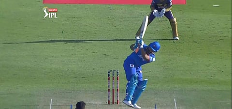 അതിവേഗത്തില്‍ 100 സിക്‌സുകള്‍, നേട്ടം തൊട്ടത് തകര്‍പ്പന്‍ നോ ലുക്ക് ഷോട്ടിലൂടെ;പന്തിന് കയ്യടി 