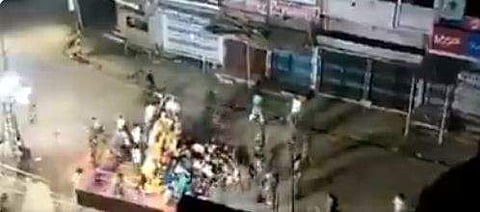 ബിഹാറില്‍ ദുര്‍ഗാപൂജയ്ക്കിടെ സംഘര്‍ഷം; വെടിവെയ്പ്പില്‍ ഒരാള്‍ കൊല്ലപ്പെട്ടു (വീഡിയോ)