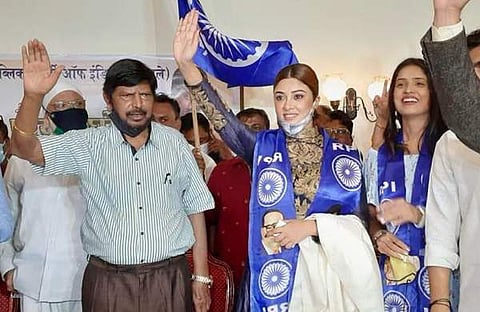 ഇന്നലെ പായല്‍ ഘോഷ് പാര്‍ട്ടിയില്‍ ചേരുന്ന ചടങ്ങില്‍ മന്ത്രി രാംദാസ് അതവാലെ