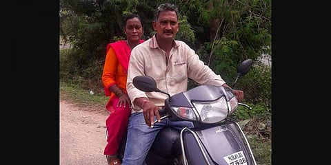 ആറാം വയസുകാരന് ജന്മദിനത്തില്‍ സര്‍പ്രൈസ്; 1400  കിലോമീറ്റര്‍ ദൂരം ആക്ടിവയില്‍ സഞ്ചരിച്ച് മാതാപിതാക്കള്‍