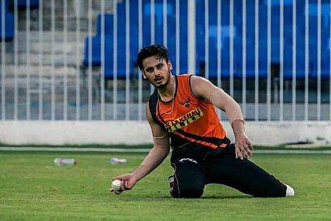 എന്തും സംഭവിക്കാം ധോനി നില്‍ക്കുമ്പോള്‍; എന്നിട്ടും 18കാരന് അവസാന ഓവര്‍, ഭാവി ഓള്‍റൗണ്ടര്‍? 