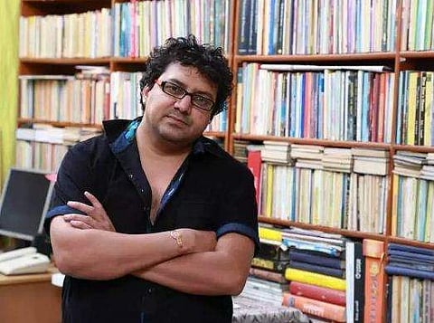 ഭാര്യയെ കാണാനില്ലെന്ന പരാതിയുമായി പ്രമുഖ ഗാനരചയിതാവ് പൊലീസ് സ്റ്റേഷനില്‍; പീഡനം സഹാക്കാനാവാതെ വീടുവിട്ടെന്ന് യുവതി 