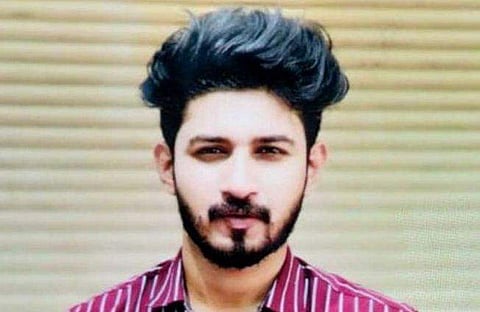 വിവാഹവാഗ്ദാനം ചെയ്ത് യുവതിയെ കൊച്ചിയിലെത്തിച്ചു; രണ്ട് പവന്‍ മാല, 60,000 രൂപ, എടിഎം കാര്‍ഡുകളുമായി മുങ്ങി;  യുവാവിനെ പൊലീസ് പൊക്കി