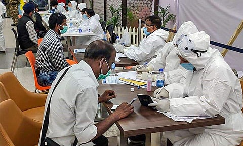 പൊതുസ്ഥലത്ത് പുകയില ഉപയോഗിക്കുന്നവര്‍ക്കും തുപ്പുന്നവര്‍ക്കും 2,000 രൂപ പിഴ; കോവിഡ് വ്യാപനത്തില്‍ നിയന്ത്രണം കടുപ്പിച്ച് ഡല്‍ഹി