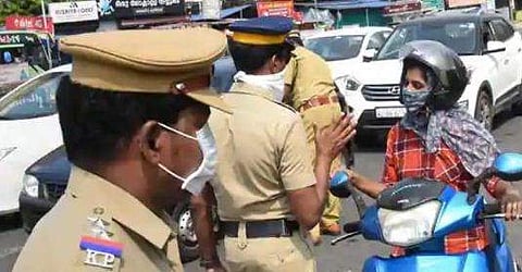 കണ്ടെയ്ൻമെന്റ് സോണുകളിലെ വ്യാപാര സ്ഥാപനങ്ങൾ തുറക്കാം; നിയന്ത്രണങ്ങൾ നീക്കി; കോഴിക്കോട് ജില്ലയിൽ കൂടുതൽ ഇളവുകൾ