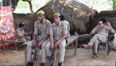 60 പൊലീസുകാര്‍, എട്ട് സിസിടിവി ക്യാമറകള്‍, അഗ്നിശമന സേനാംഗങ്ങള്‍, മെറ്റല്‍ ഡിറ്റക്ടര്‍; ഹാഥ്‌രസിലെ പെണ്‍കുട്ടിയുടെ വീടിന് കനത്ത സുരക്ഷ ഒരുക്കിയെന്ന് യുപി സര്‍ക്കാര്‍