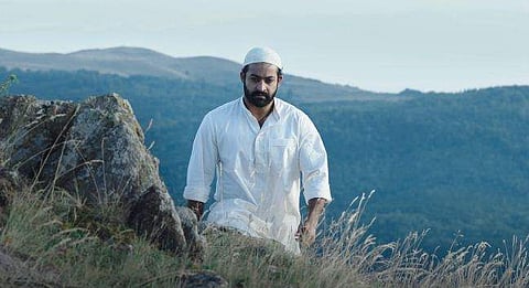 'ദൈവമായ ഭീമിനെ മുസ്ലിം തൊപ്പി ധരിപ്പിച്ചു'; പ്രത്യാഘാതം അനുഭവിക്കേണ്ടിവരും; രാജമൗലിയ്ക്ക് എതിരെ ബിജെപി അധ്യക്ഷന്‍