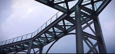 ആകാശത്തിലൂടെ നടക്കാം, 7200 അടി ഉയരത്തില്‍ ഇന്ത്യയിലെ ആദ്യ 'ഗ്ലാസ് സ്‌കൈ വാക്ക്'; വിസ്മയം (വീഡിയോ)