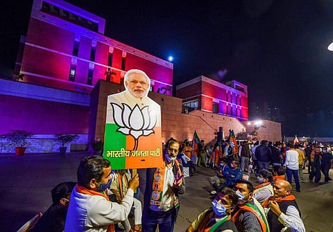 ബിജെപി കേവല ഭൂരിപക്ഷത്തിലേക്ക്; എണ്ണാനുള്ളത് 5 ശതമാനം വോട്ടുകള്‍ മാത്രം; 119 സീറ്റുകള്‍ ജയിച്ചതായി ആര്‍ജെഡി;  മുള്‍മുനയില്‍ ബിഹാര്‍