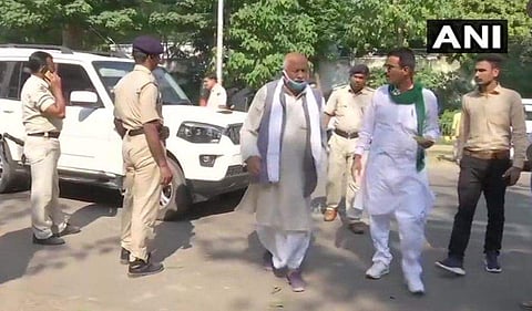 ചർച്ചകൾക്കായി ആർജെഡി നേതാക്കൾ ലാലുവിന്റെ വസതിയിലേക്ക് വരുന്നു