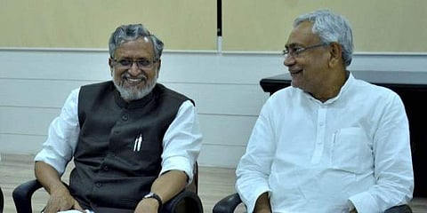 നിതീഷ് കുമാറും, ബിജെപി നേതാവ് സുശീൽ കുമാർ മോഡിയും