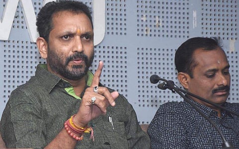 വി വി രാജേഷ്, കെ സുരേന്ദ്രൻ